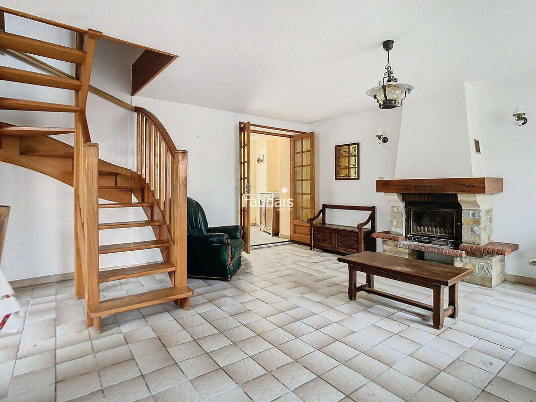 Maison 96 m² à Lithaire  - photo 4