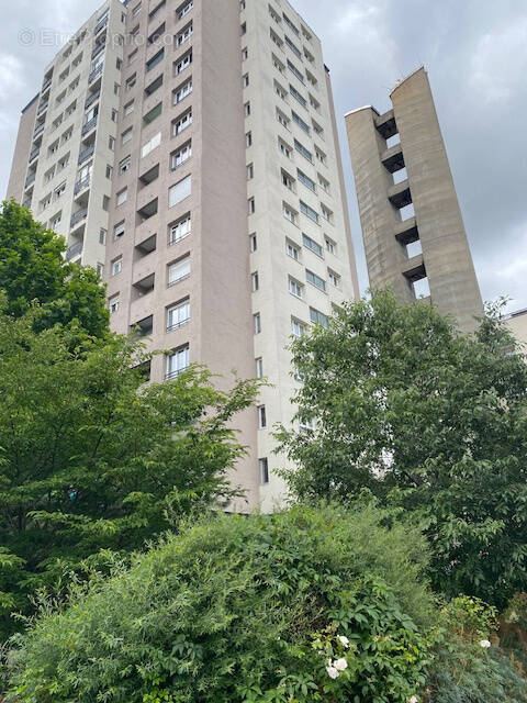 Appartement à VILLENEUVE-LA-GARENNE