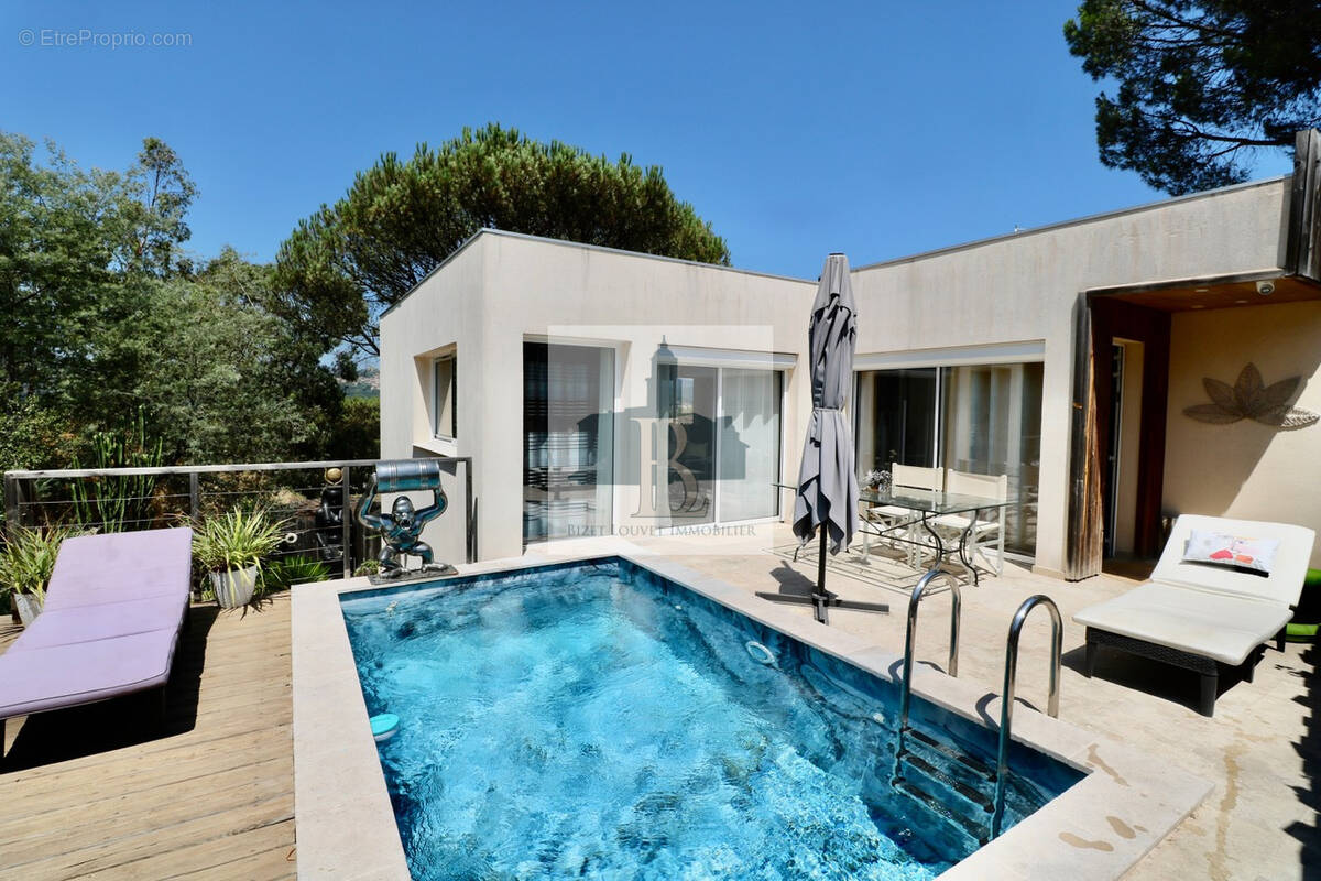 Maison à COGOLIN