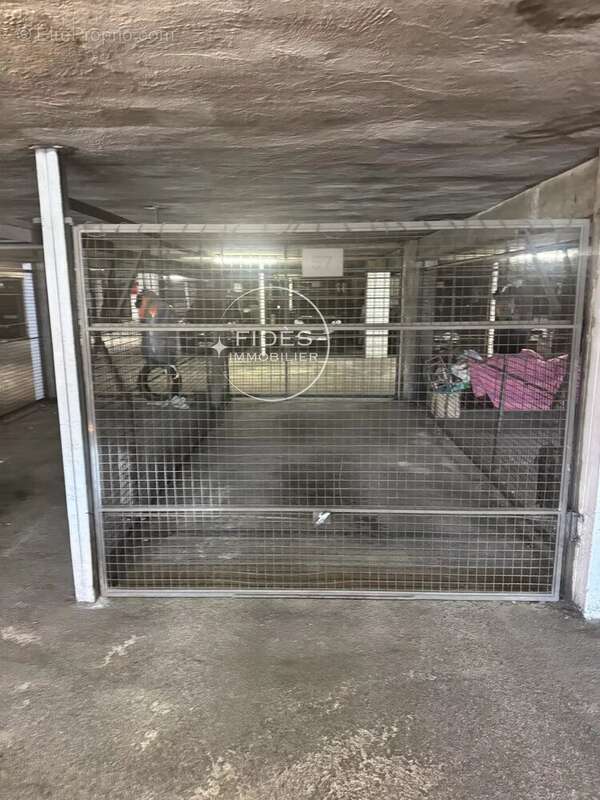 Parking à MARSEILLE-7E