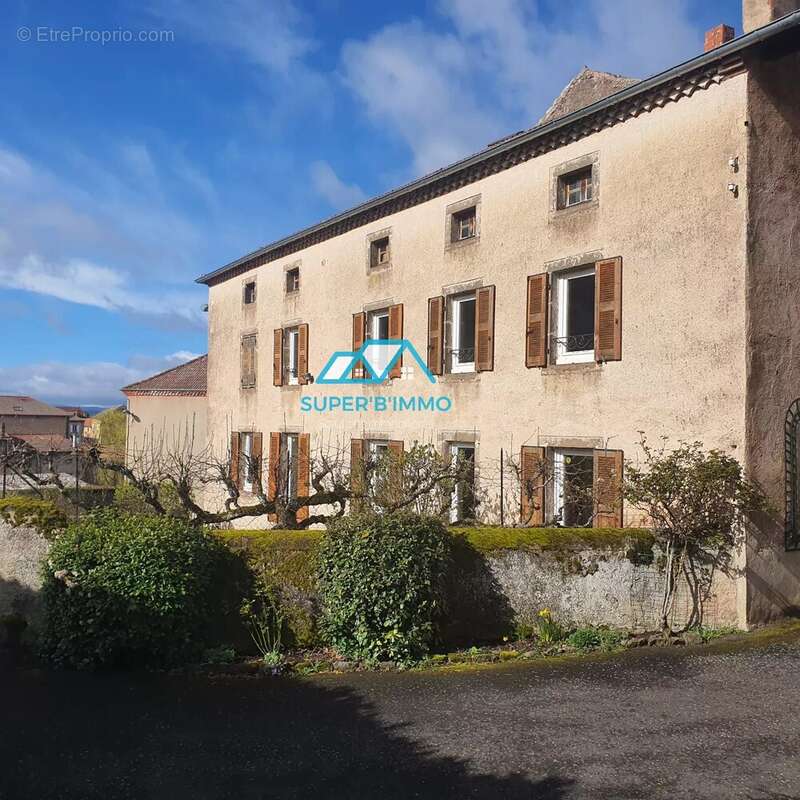 Maison à SIAUGUES-SAINTE-MARIE