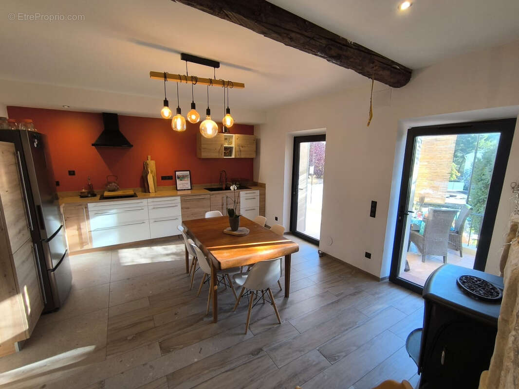 Maison à LA BASTIDE-DES-JOURDANS