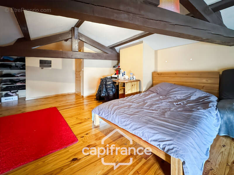 Maison à CHATEAUNEUF-DE-GALAURE