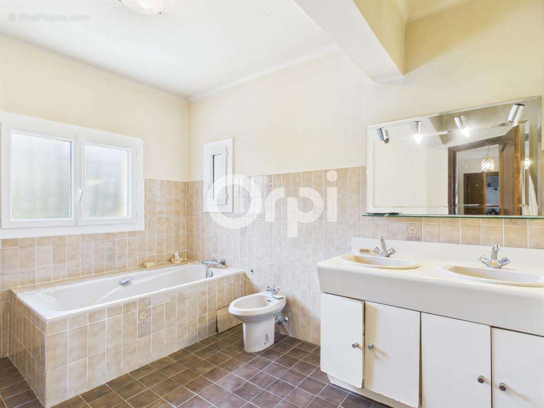 Maison à MANDELIEU-LA-NAPOULE