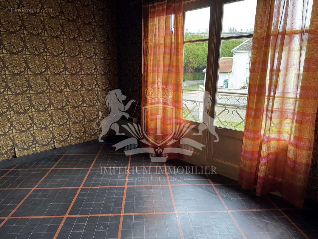 Maison à BELLEVILLE-SUR-MEUSE