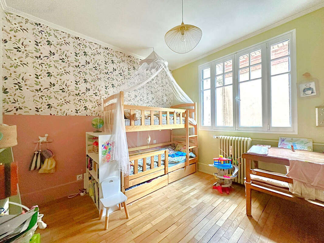 Appartement à FONTENAY-SOUS-BOIS