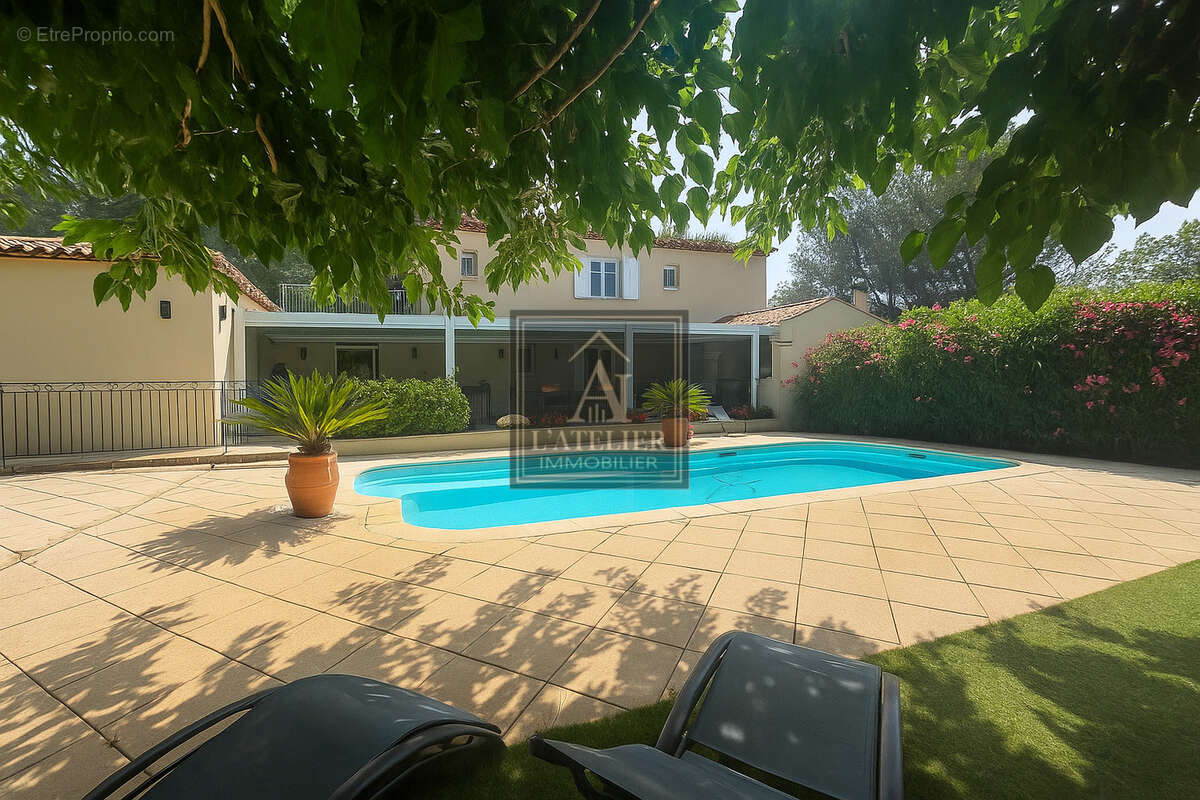 Maison à SOLLIES-TOUCAS