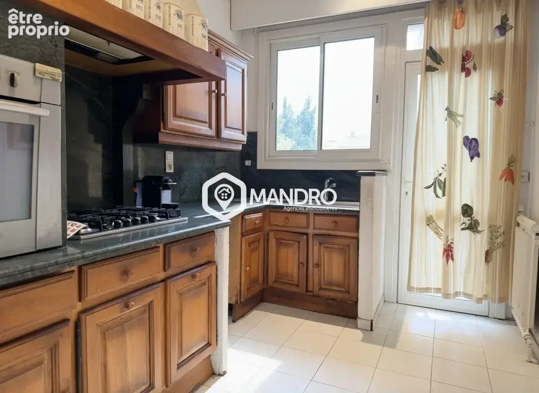 Maison 9 pièces 215 m² à vendre à Ille-Sur-Tet (66130) - photo 3