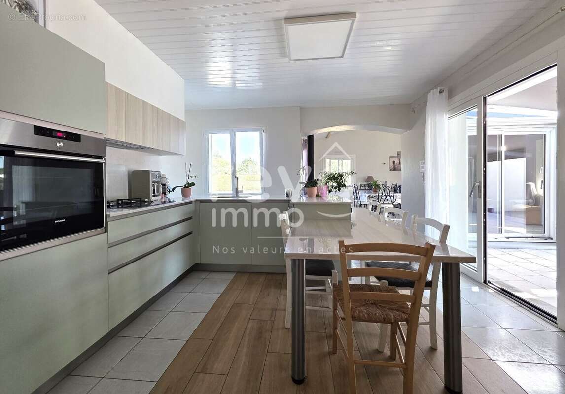 Maison familiale 126m² Corcoué sur Logne 44650 - photo 4