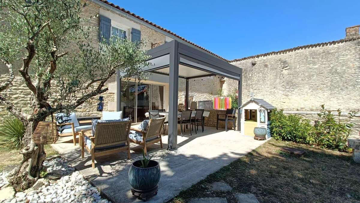 Maison à VOUZAILLES