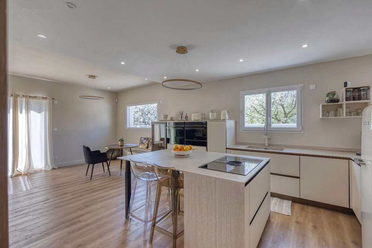 Maison à SAINT-EGREVE