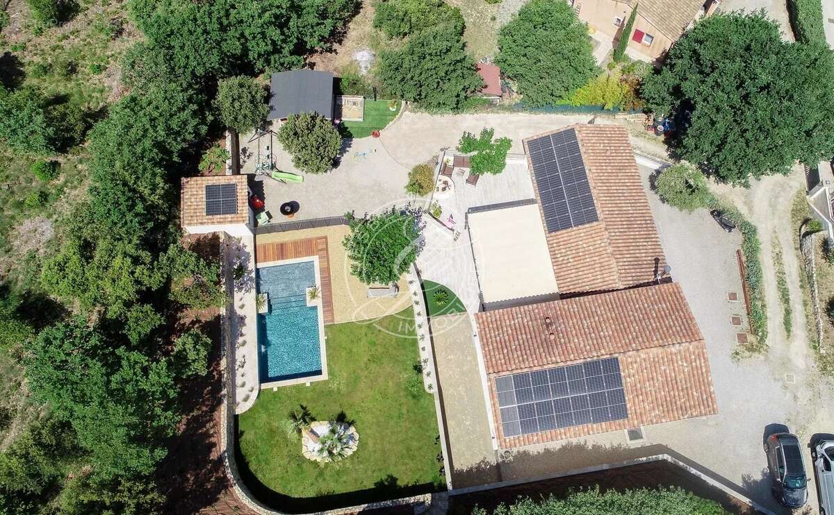 A vendre flayosc - villa  de 225 m2 avec piscine à pieds au village - photo 20
