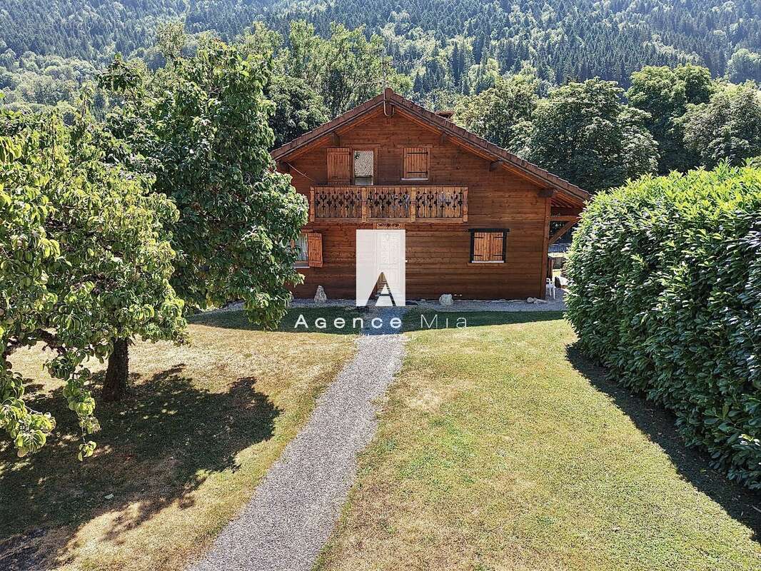 LULLIN CENTRE  Chalet rare à la vente - photo 2