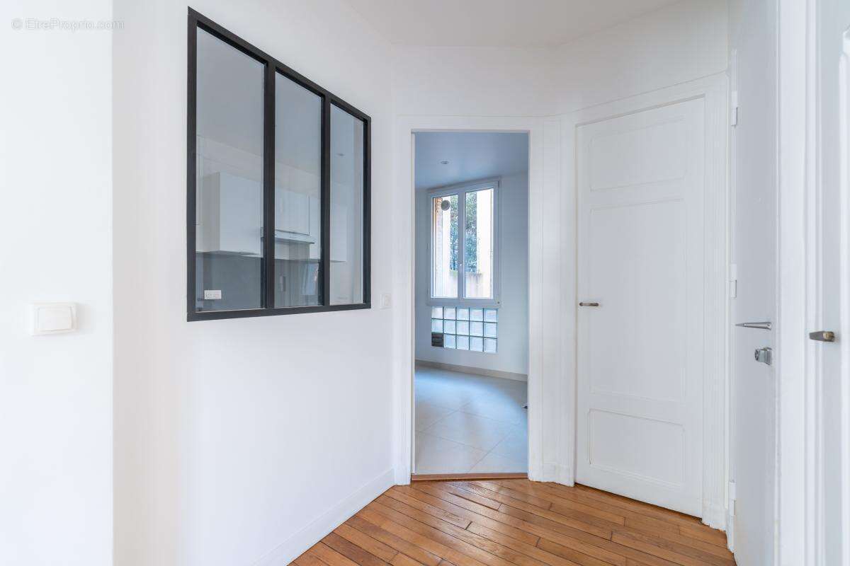 Appartement à PARIS-14E