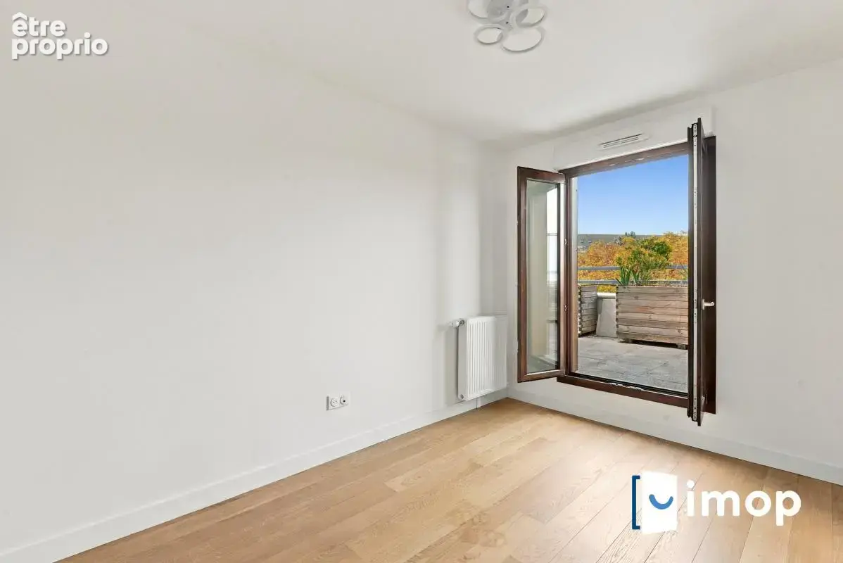 À 5 min du métro Basilique, superbe duplex T4 de 85m² avec terrasse arborée de 26m² - photo 6