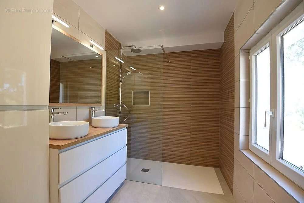 Appartement à MONTAUROUX