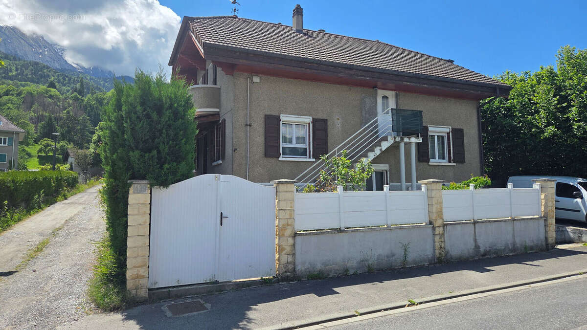 Maison à MARNAZ