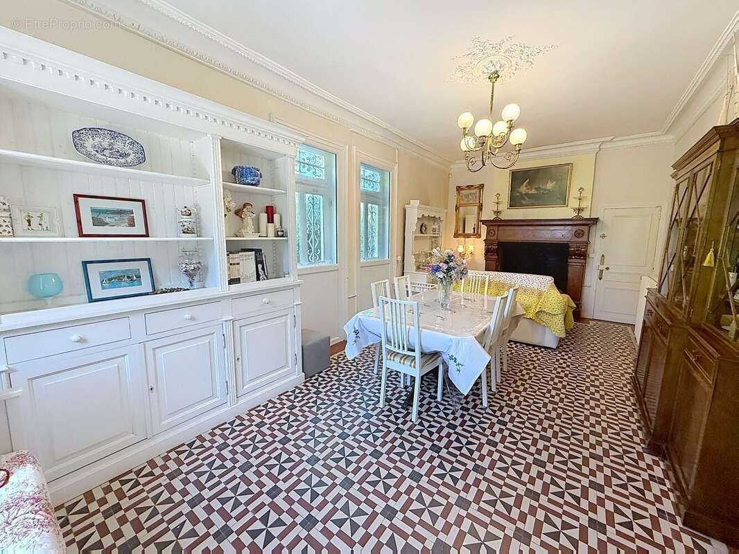 Maison à PONT-L'EVEQUE