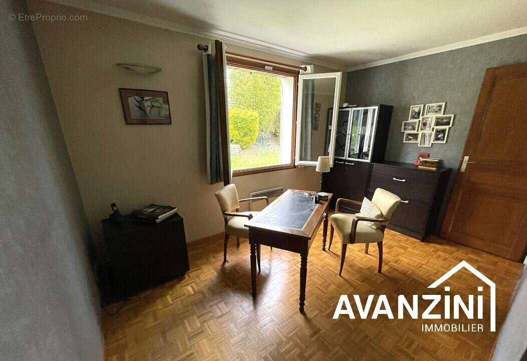 Maison à CRECY-LA-CHAPELLE