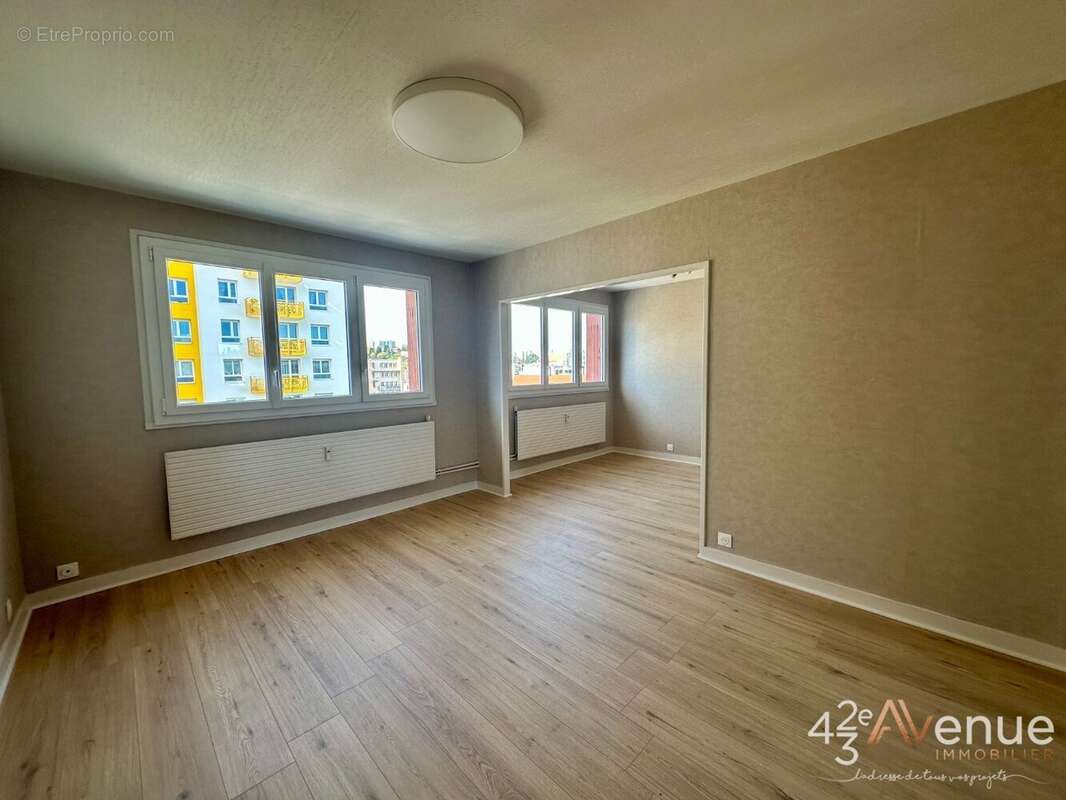 Appartement à SAINT-ETIENNE
