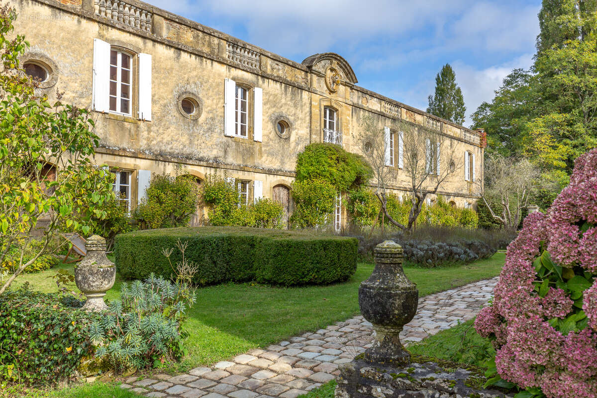 Maison à AIGNAN