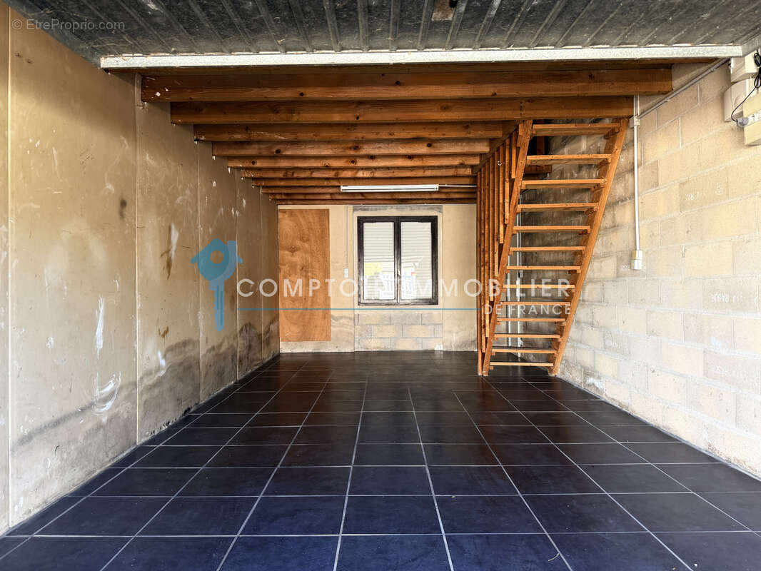 Maison de plain-pied   3 chambres   Terrain clos et arboré de 812 m2   Garage - photo 11