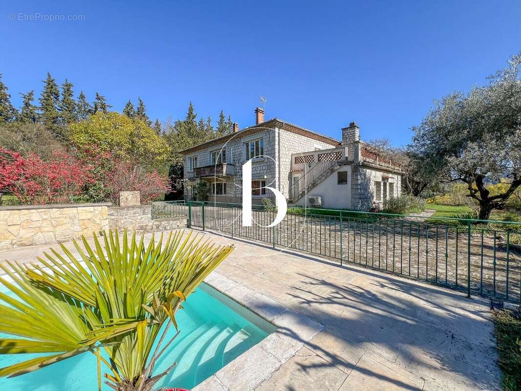 Maison à VALLON-PONT-D'ARC