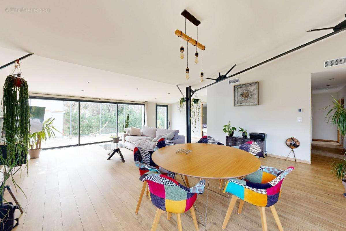 Maison à MALEMORT-DU-COMTAT