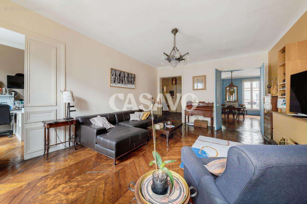 Appartement à PARIS-10E