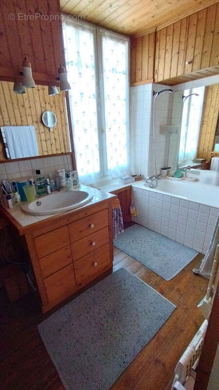 Maison à YZEURES-SUR-CREUSE