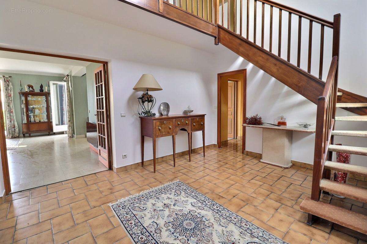 Maison à SAINT-NOM-LA-BRETECHE