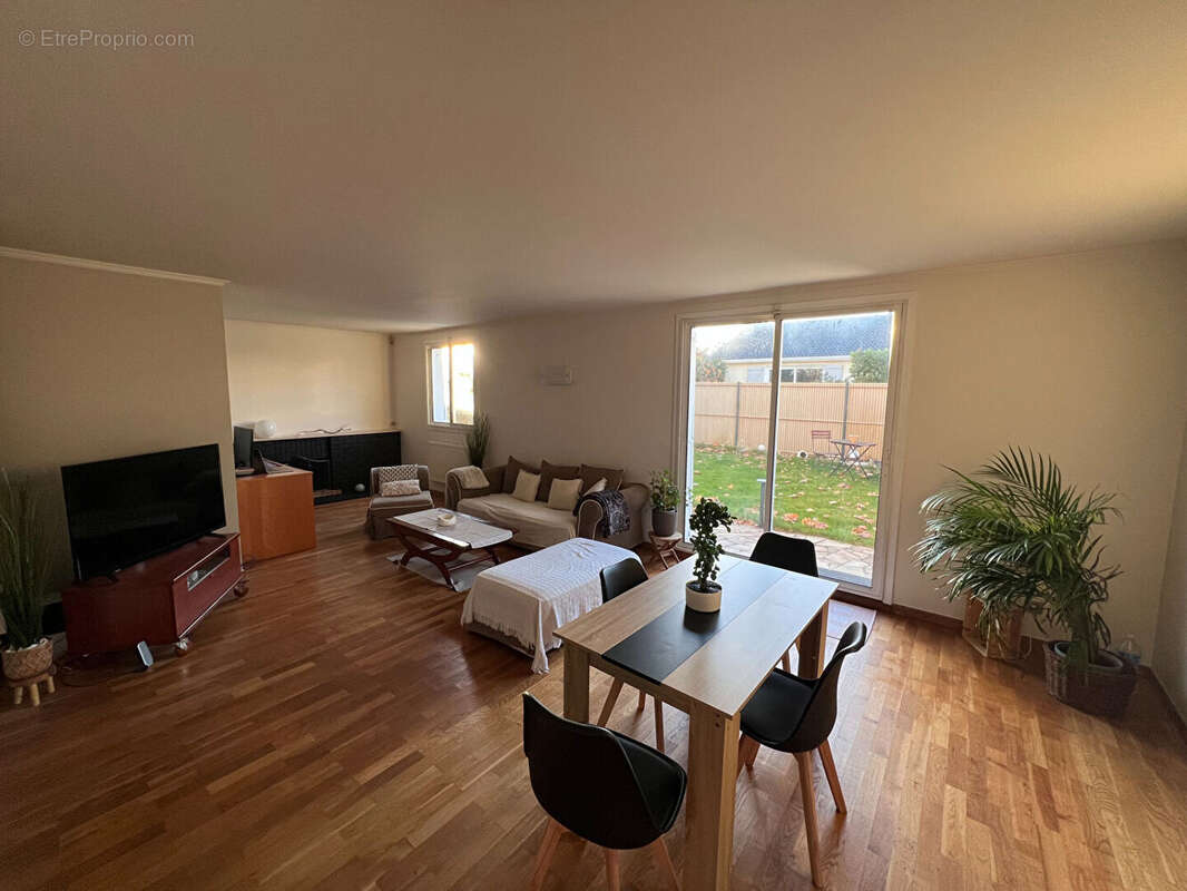 Maison à MAREIL-SUR-MAULDRE