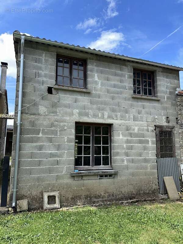 Maison 80 m² à Payroux  - photo 8
