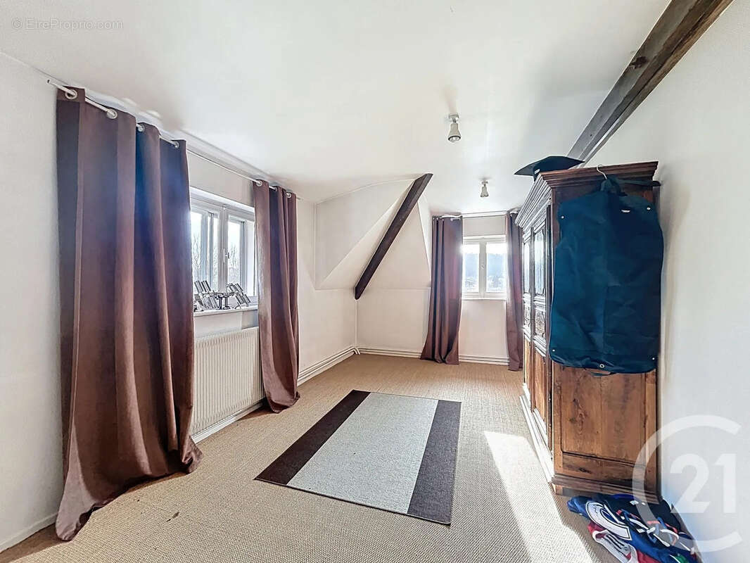 Maison 250 m² à Epinal  - photo 13