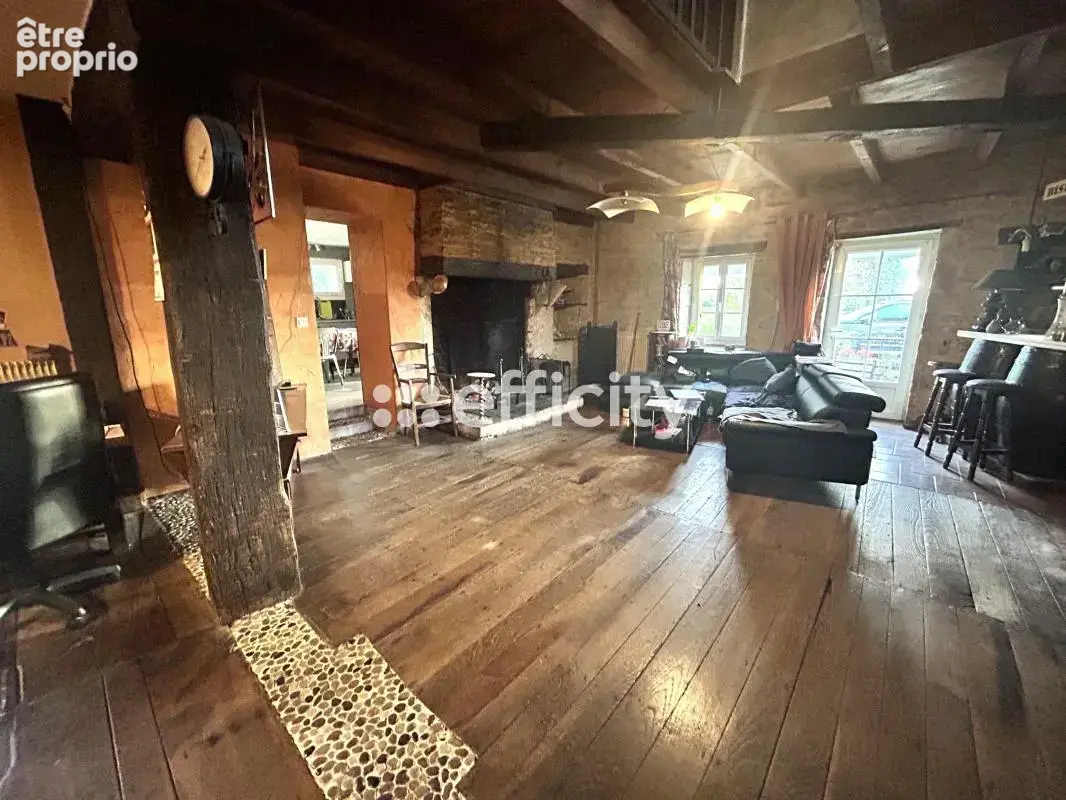 Maison 7 pièces 182 m² à vendre à Nanteuil-En-Vallee (16700) - photo 3