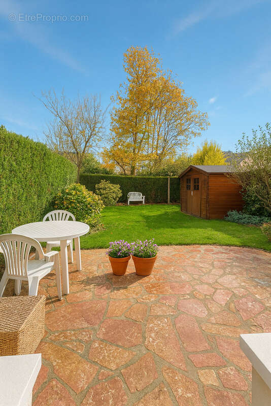 Maison à VOISINS-LE-BRETONNEUX