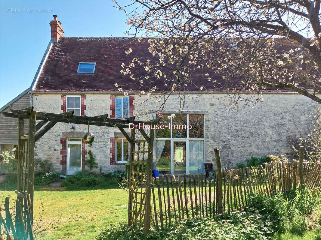 Maison à BAZOCHES-AU-HOULME
