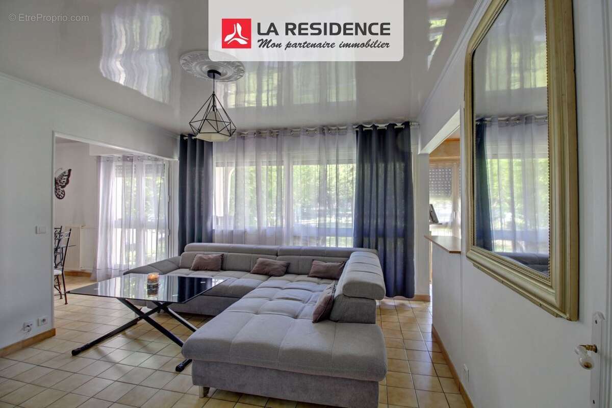 Appartement 78 m² à Les Mureaux  - photo 2