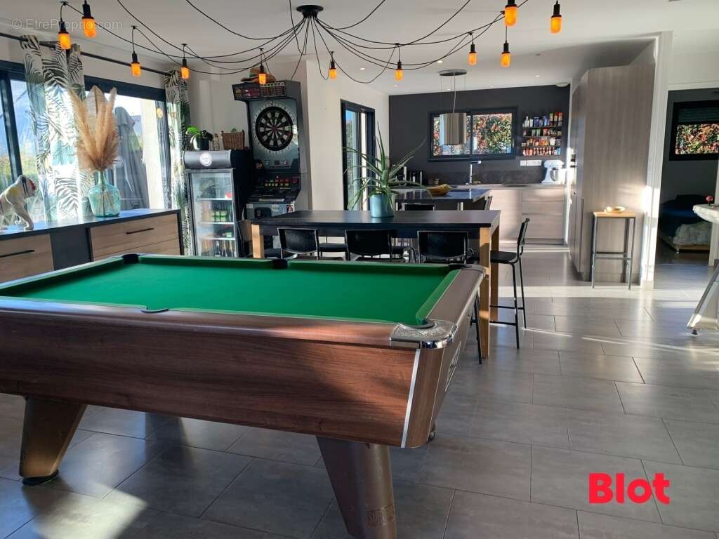 Maison à ARGENTRE-DU-PLESSIS