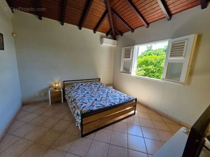 Maison à BAIE-MAHAULT