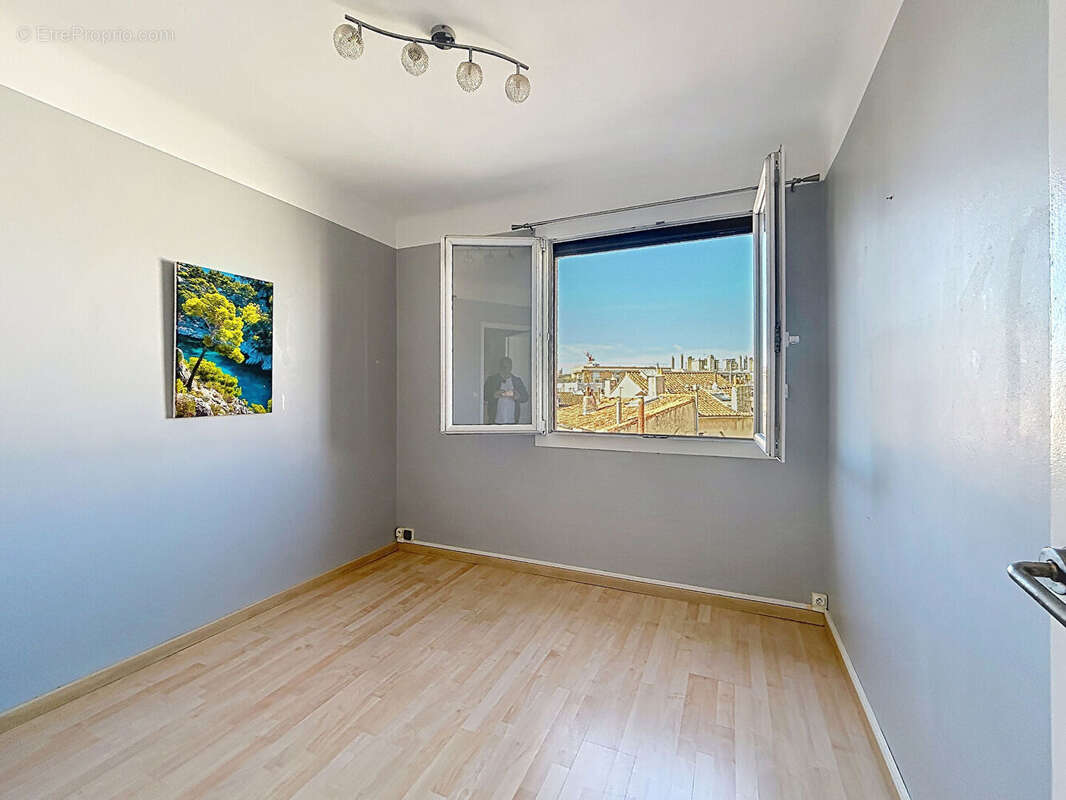 Appartement à MARSEILLE-5E
