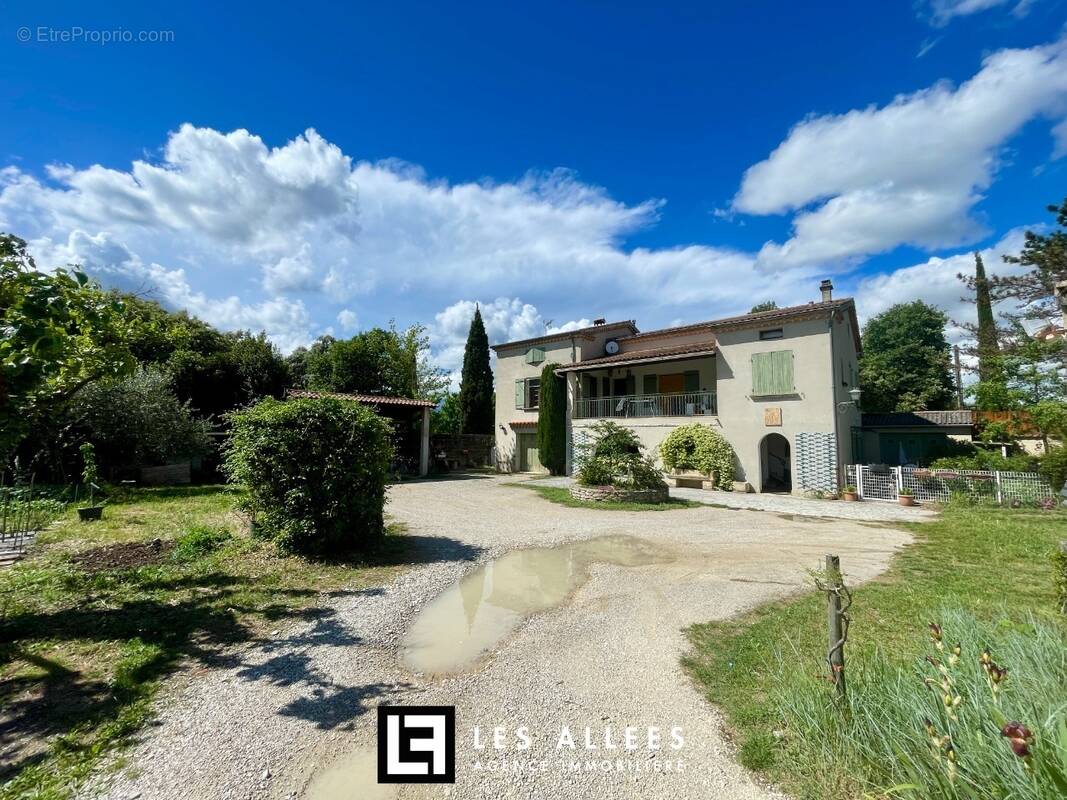 Maison à GRILLON