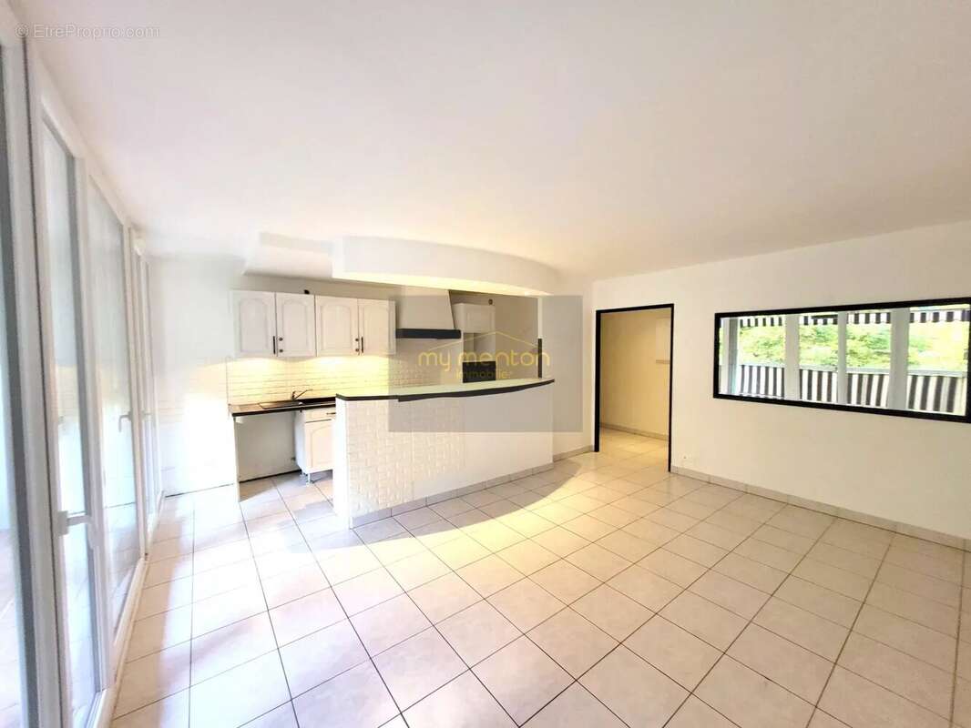 Appartement à BEAUSOLEIL