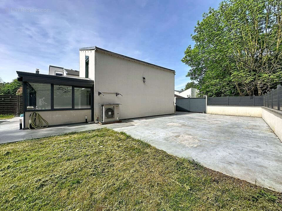 Maison à EMERAINVILLE
