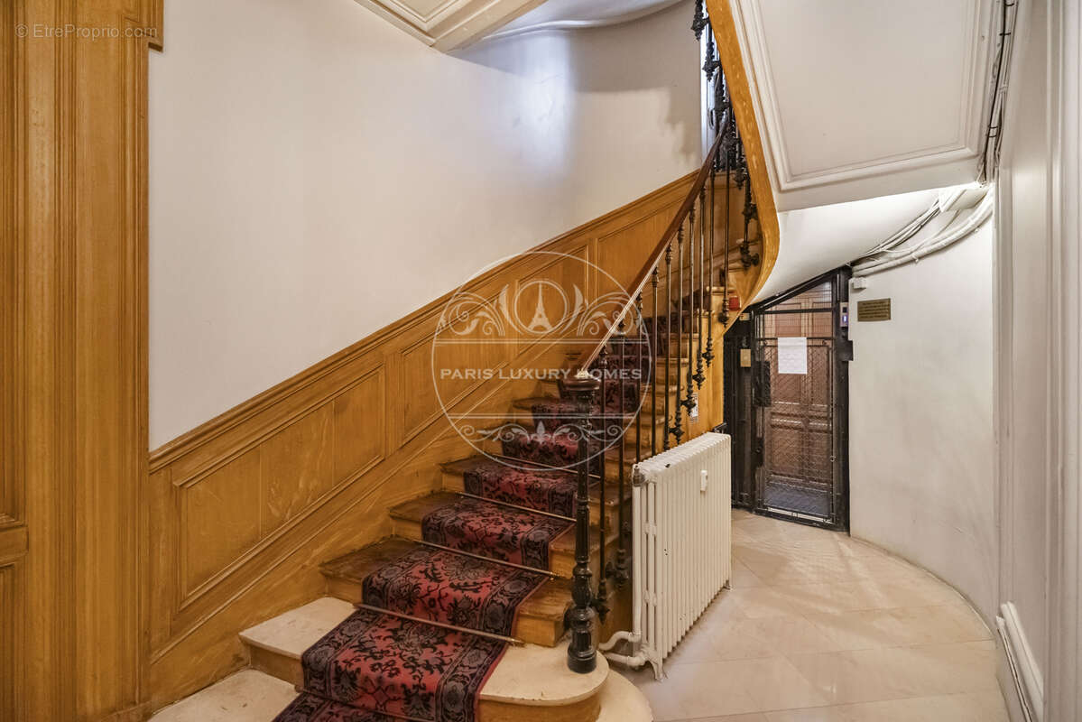 Appartement à PARIS-7E