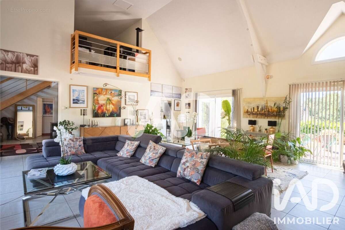 Maison 203 m² à Grez-Sur-Loing  - photo 2