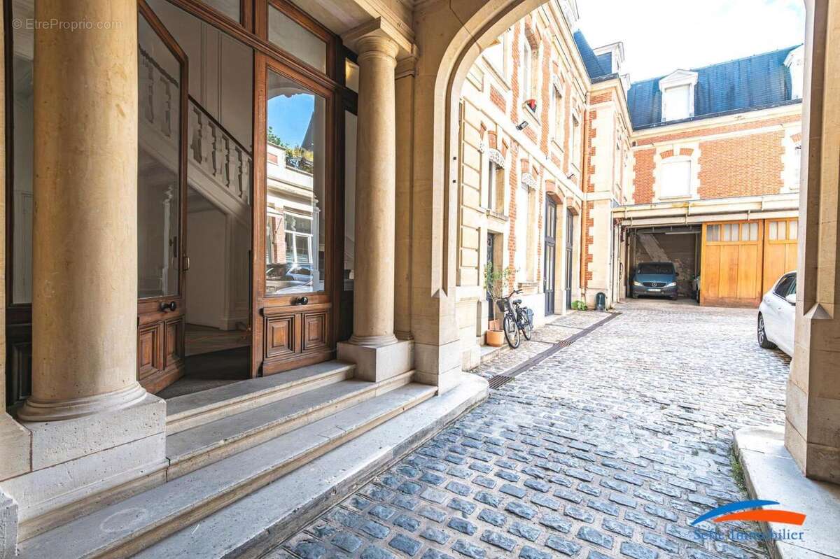   - Appartement à REIMS
