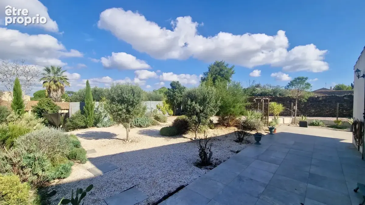 Belle Maison de 4 Chambres avec Piscine et Jardin sur tout le Pourtour - photo 7