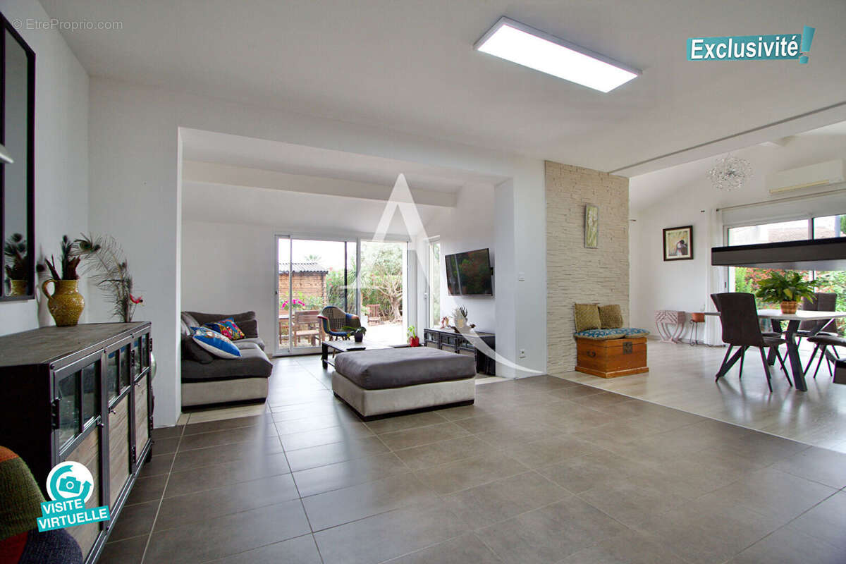 Maison à VIC-LA-GARDIOLE