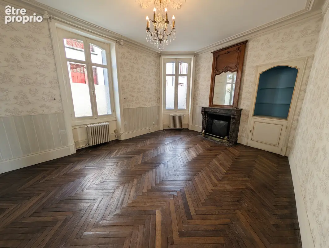 Maison de caractère  - 6 chambres - photo 2
